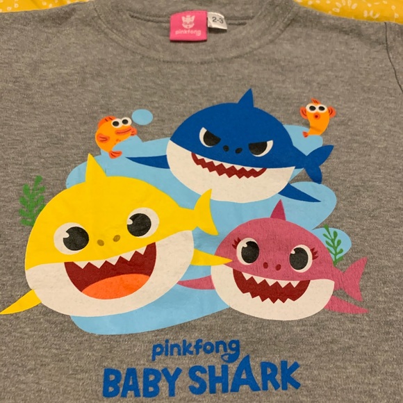 Baby Shark tee, unisex, size 2-3, gray - Picture 2 of 4